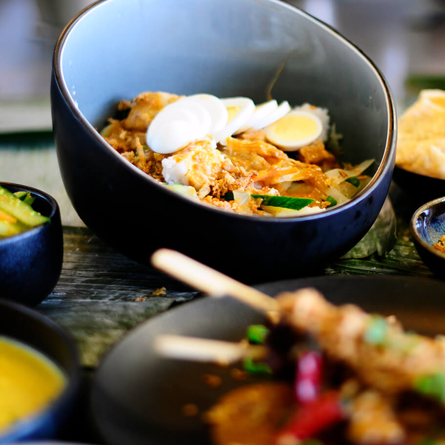 Tante Kookt Moluks Javaans Eten Thuisbezorgd Afhaal Vega Box Met Vis TCS7607 - Tante Kookt - Moluks Eten Thuisbezorgd