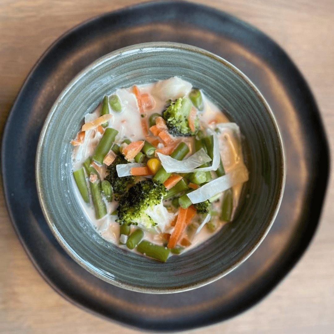 Tante Kookt Sajor Lodeh - Tante Kookt - Moluks Eten Thuisbezorgd